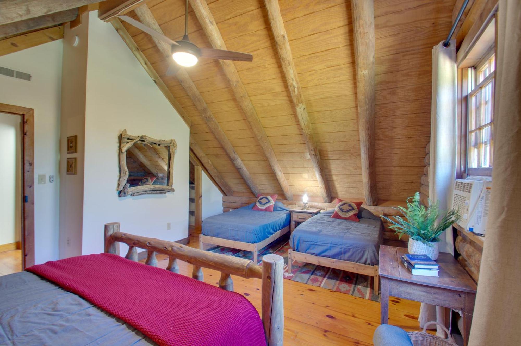 Cozy Log Cabin Getaway With Fire Pit And 3 Acres! Ruckersville Buitenkant foto
